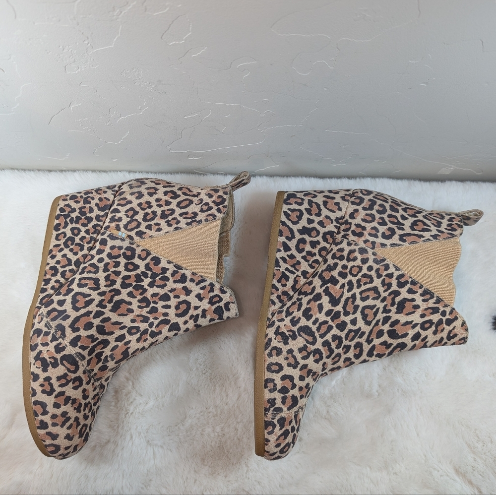 TOMS Kelsey Wedge Ankle Booties – Light Leopard Print – Size 10 - Picture 5 of 14